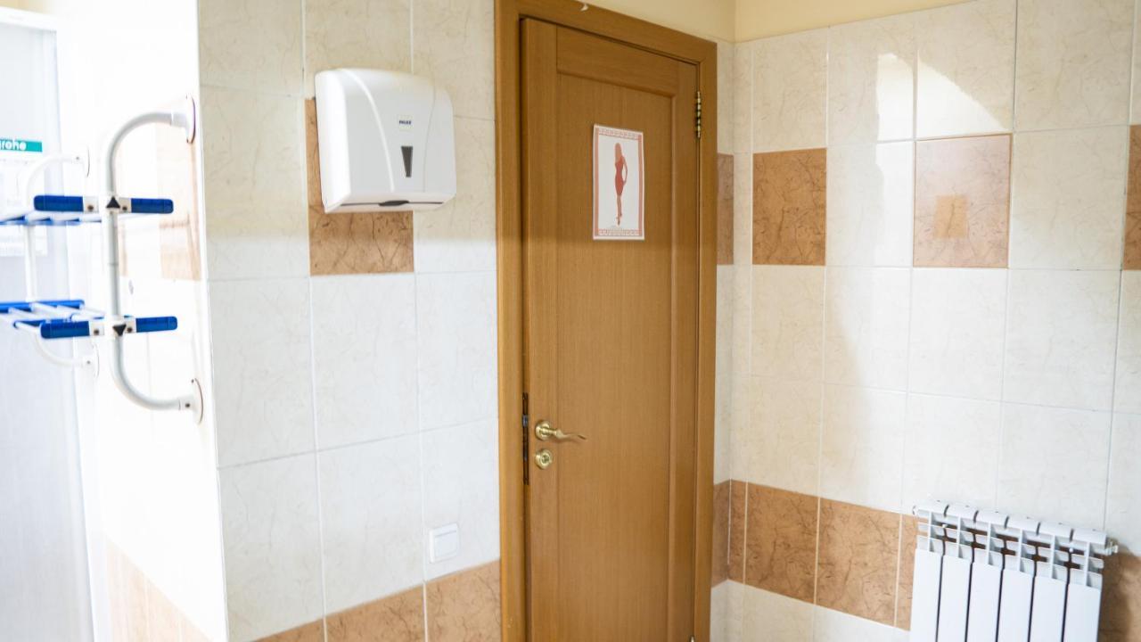 Fox Hostel Алмати Екстер'єр фото